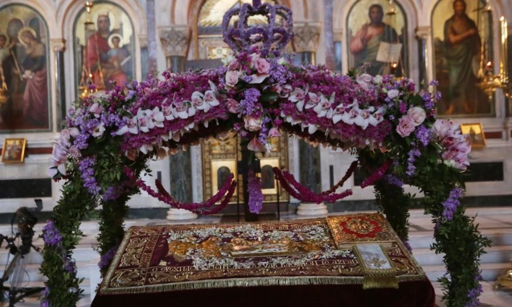 Εισαγόμενα λουλούδια από Τουρκία και Ιταλία για τον Επιτάφιο